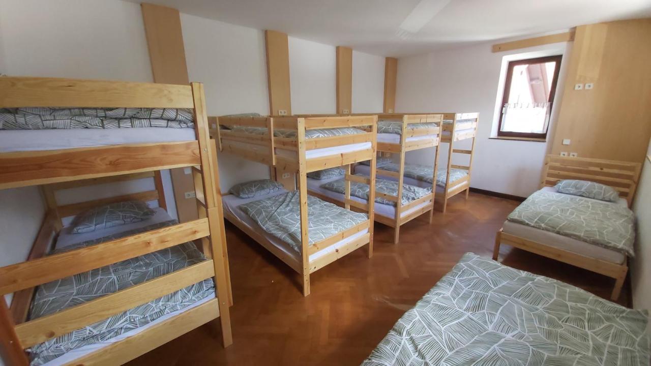Hostel In Picerija Spajza Mojstrana Luaran gambar